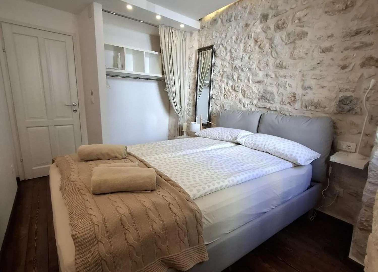 Apartment Luna Rooms And Studios Rovinj Croatia