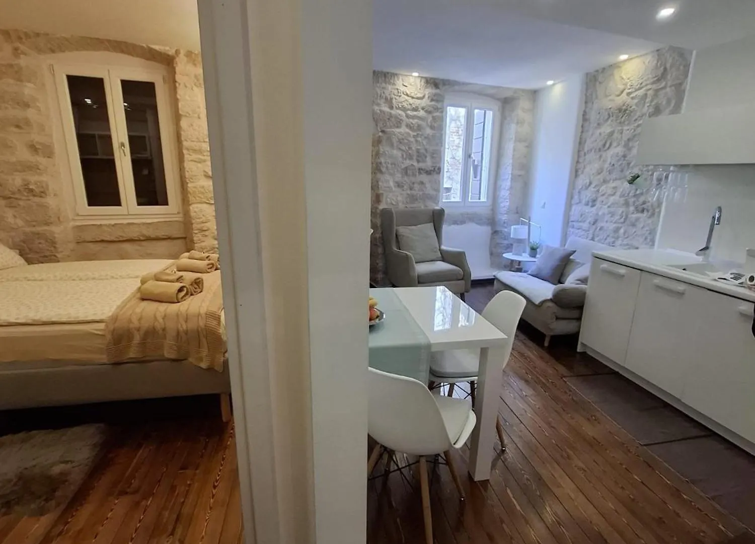 Luna Rooms And Studios Rovinj 0*,  Croatia