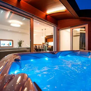 The Q Superior - A Penthouse With Jacuzzi And Sauna Apartman